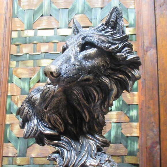 Resin and Wood Wolf Bronzed Wildlife Statue - Picture 9 of 11